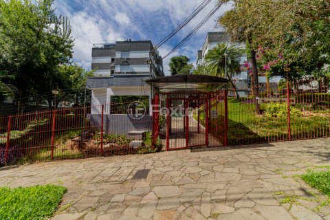 Image 36 - 1012258