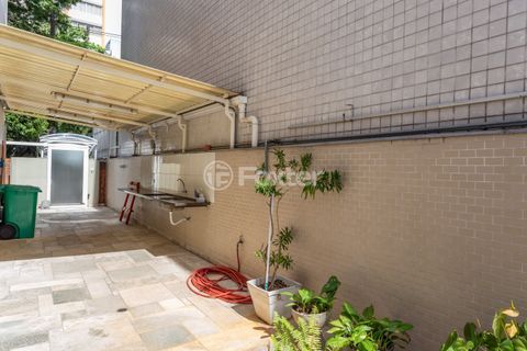 Image 70 - 856952