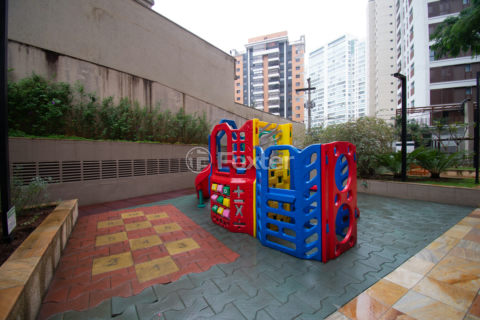 Image 32 - 1002234