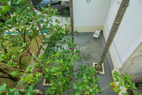 Image 52 - 973810