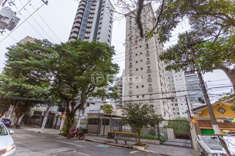 Image 35 - 882729