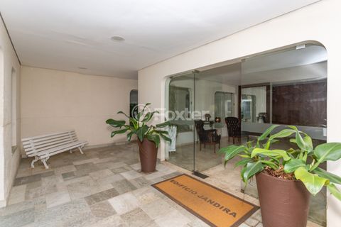 Image 37 - 882729