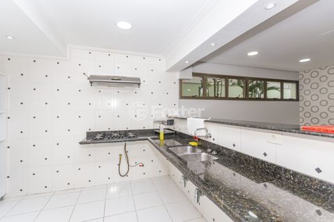 Image 32 - 1035059
