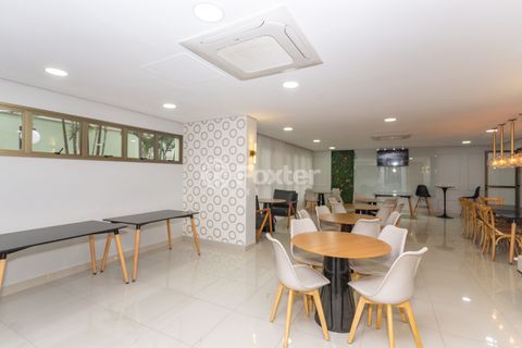 Image 33 - 1035059