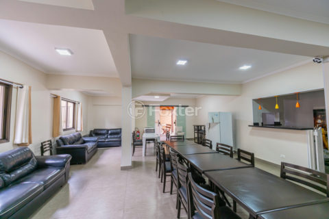 Image 33 - 1017538