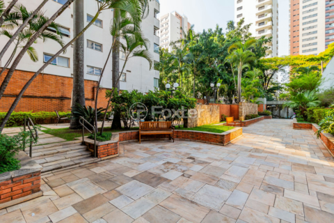 Image 82 - 1032637