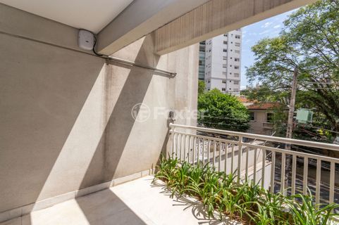 Image 43 - 1037586