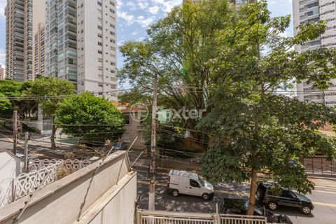 Image 44 - 1037586