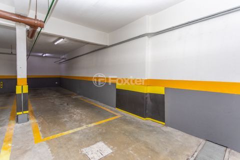 Image 47 - 1037586
