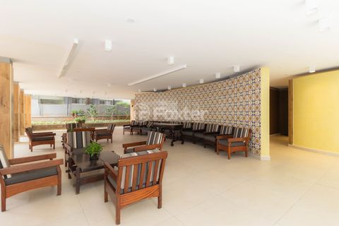 Image 22 - 896076