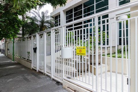 Image 18 - 891824