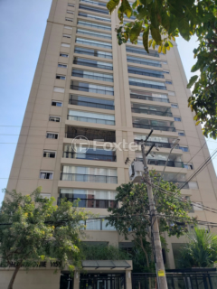 Image 15 - 1028215