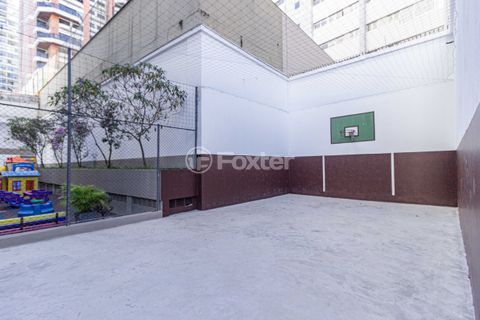 Image 63 - 891885