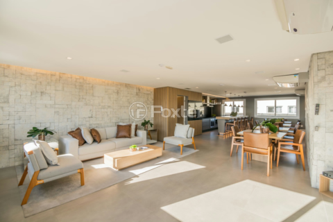 Image 22 - 555686