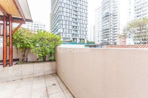 Image 71 - 877379