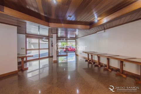 Image 35 - 968732