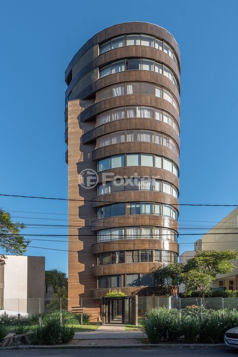 Image 33 - 1011355