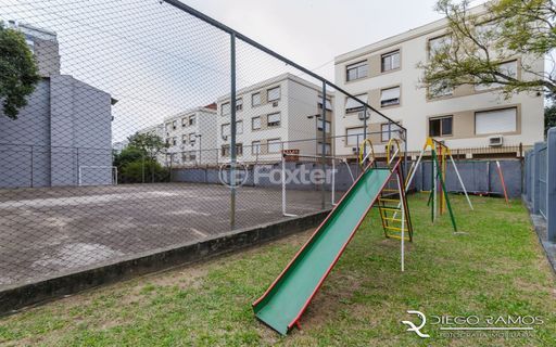 Image 29 - 987013