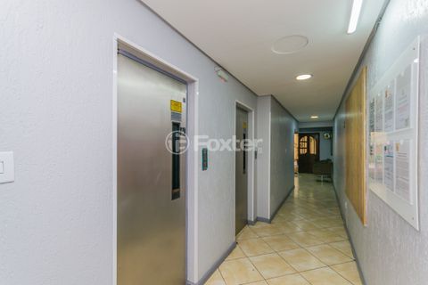 Image 30 - 956289