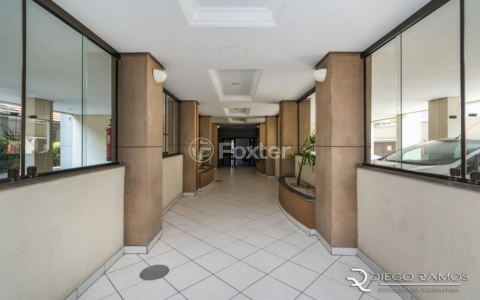 Image 37 - 1024995