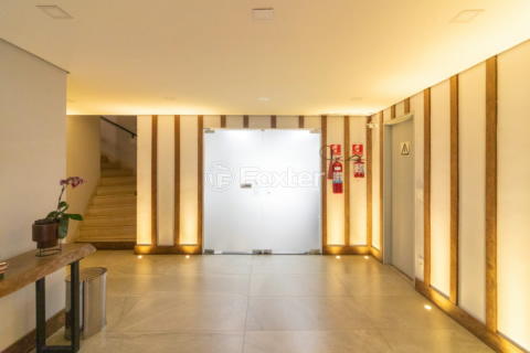 Image 33 - 1016344