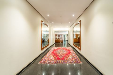 Image 32 - 203504