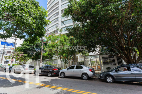 Image 41 - 1017845