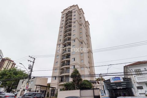 Image 15 - 1013744