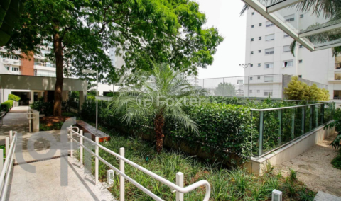 Image 23 - 1028520