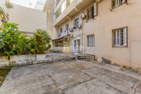 Image 32 - 817577