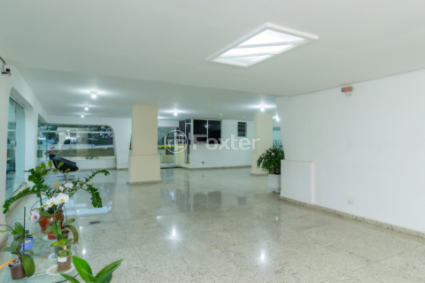 Image 30 - 888624