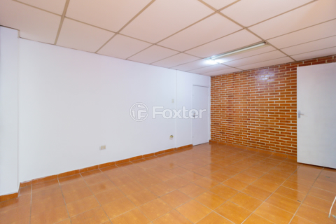 Image 35 - 888624