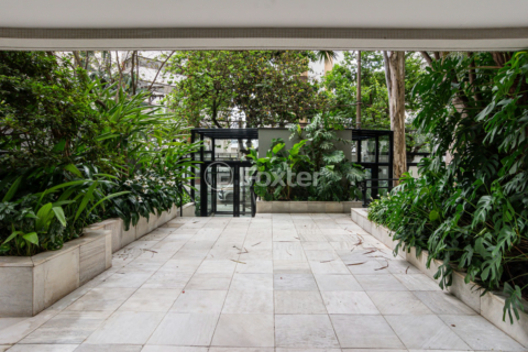 Image 30 - 989583