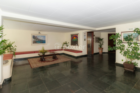 Image 44 - 1013003