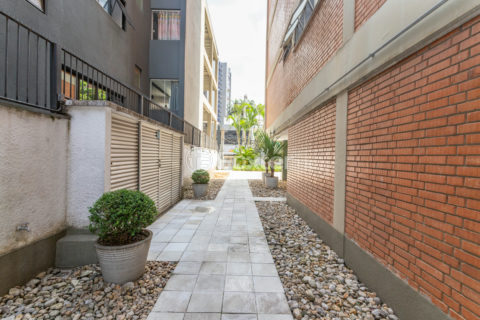 Image 39 - 1009011