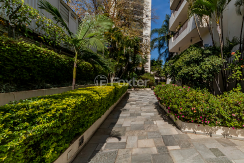 Image 35 - 700336