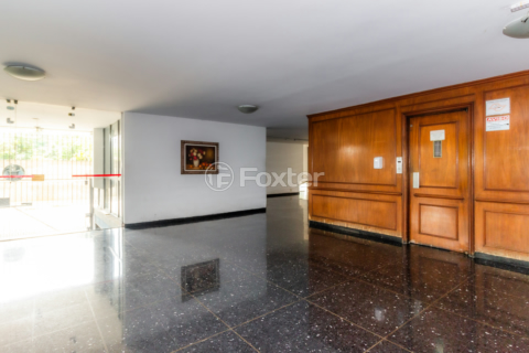 Image 28 - 703632