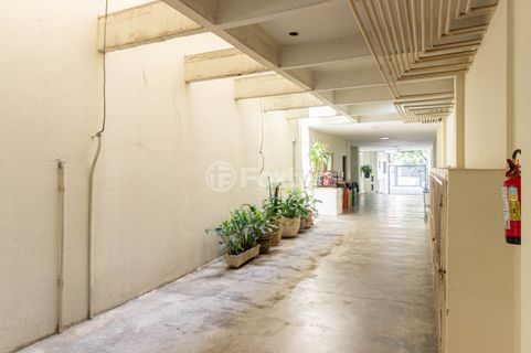 Image 22 - 966659