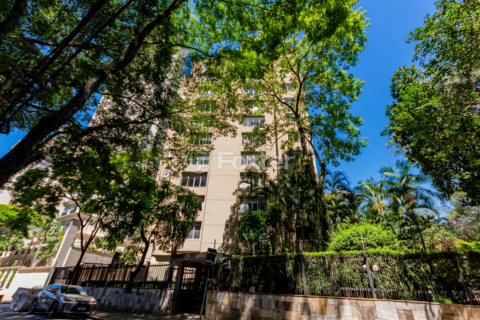 Image 33 - 1041758