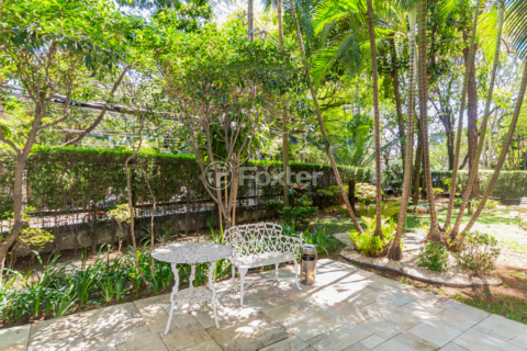 Image 35 - 1041758