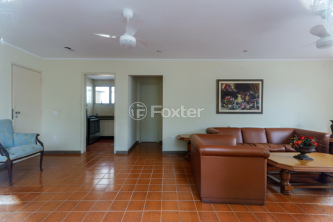 Image 39 - 989615