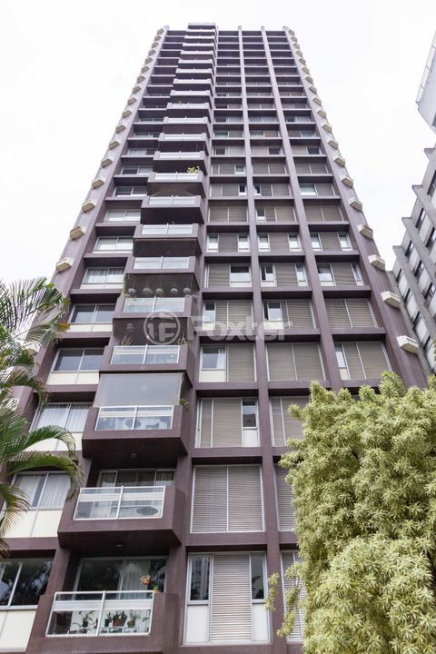 Image 36 - 882847