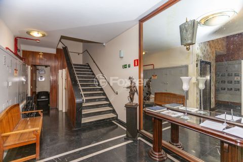 Image 75 - 923761