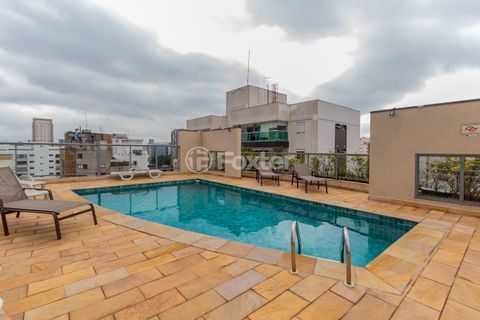 Image 9 - 979472