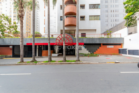 Image 34 - 932557