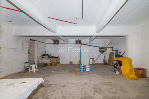 Image 21 - 929324