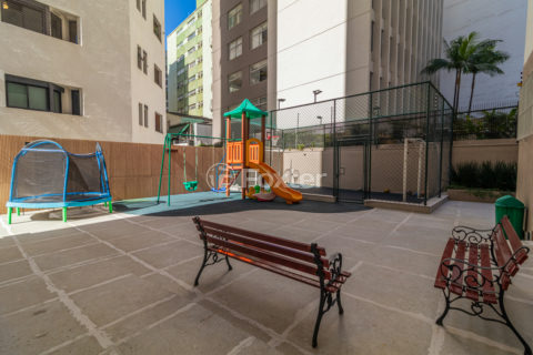 Image 37 - 989303