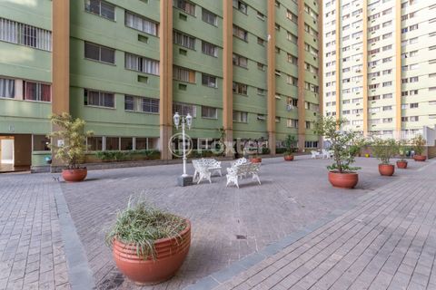 Image 23 - 873608