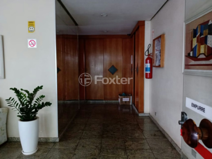 Image 30 - 1002586