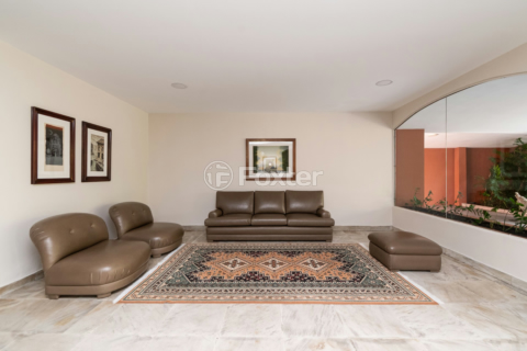 Image 33 - 1026563